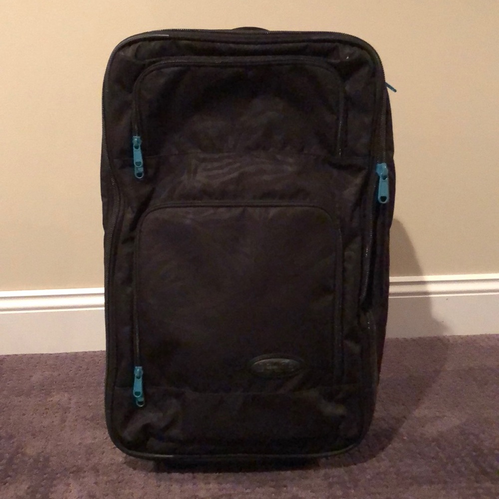 Dakine rolling luggage